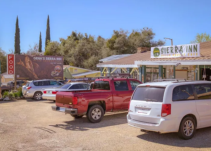 Genas\'S Sierra Inn & Restaurant